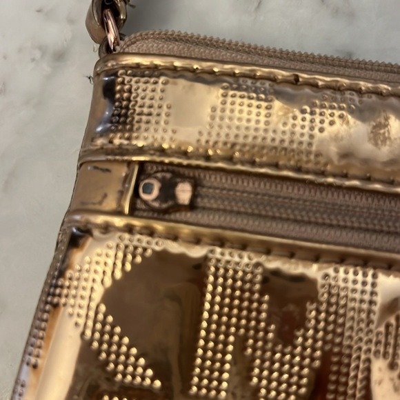 Cute little Michael Kors clutch. - Picture 5 of 6